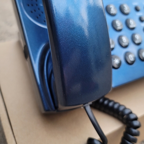 XBLUE MULTI LINE OFFICE PHONES - Picture 7 of 7
